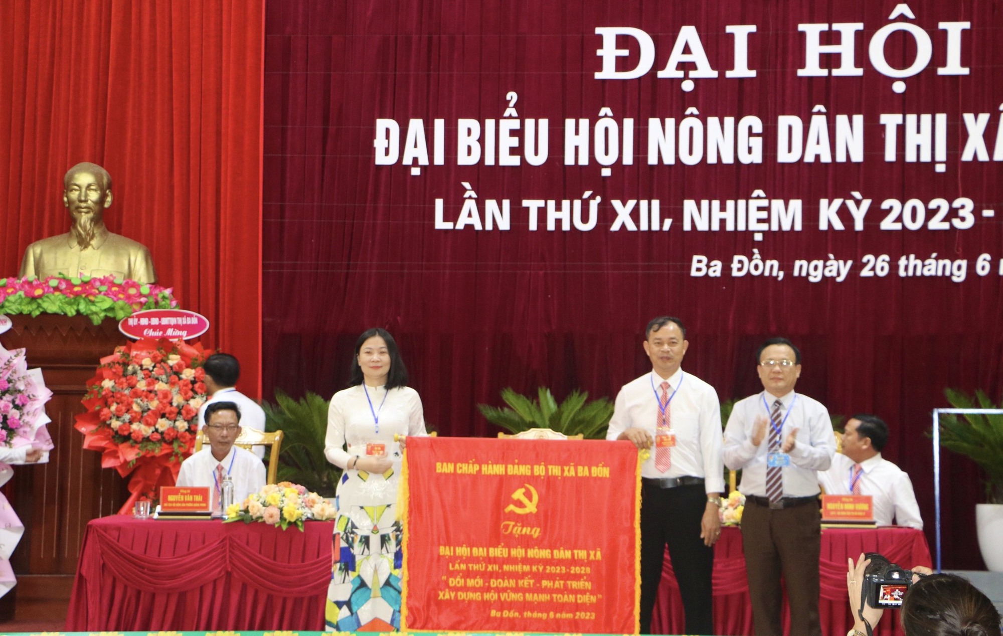 Đại hội Hội Nông dân thị xã Ba Đồn: Ông Nguyễn Quốc Đồng được bầu giữ chức Chủ tịch - Ảnh 2.