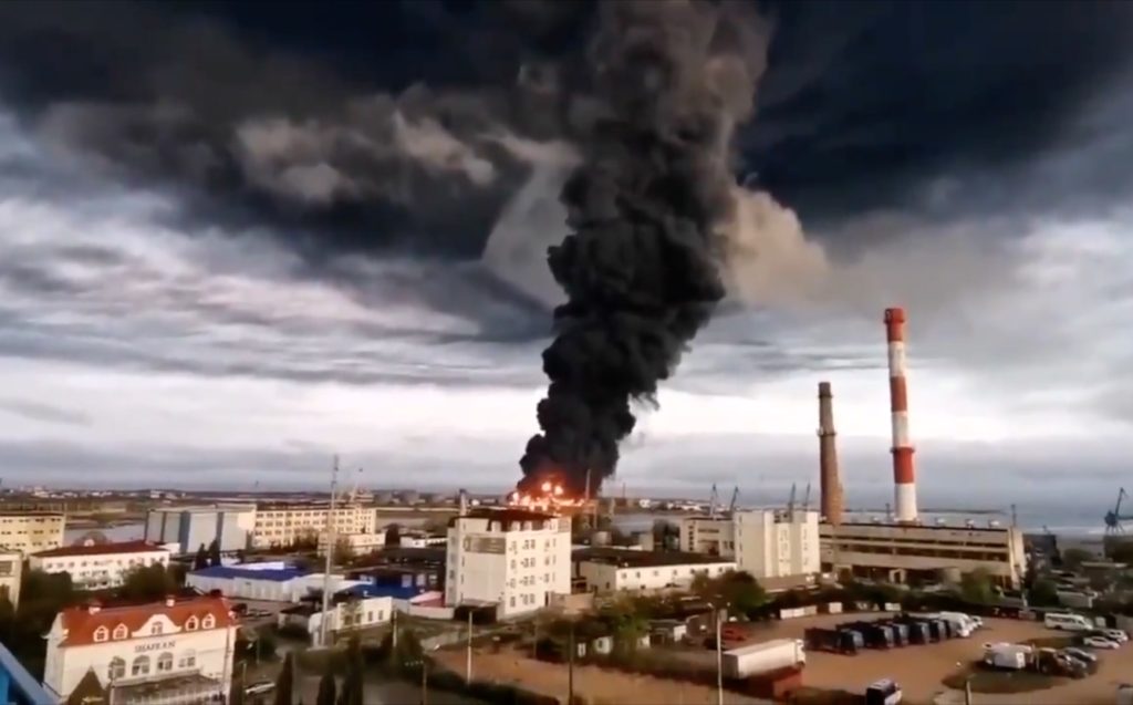 Ukraine có thể hạ gục Nga ở Crimea mà không cần một chiến dịch đổ bộ trực tiếp nguy hiểm - Ảnh 1.