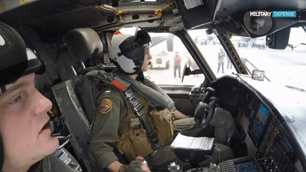 &quot;Mắt thần&quot; E-2 Hawkeye trên tàu sân bay của Mỹ lợi hại thế nào? - Ảnh 17.