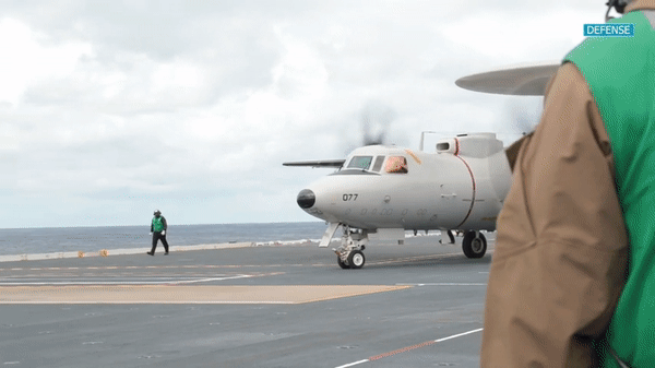 &quot;Mắt thần&quot; E-2 Hawkeye trên tàu sân bay của Mỹ lợi hại thế nào? - Ảnh 19.