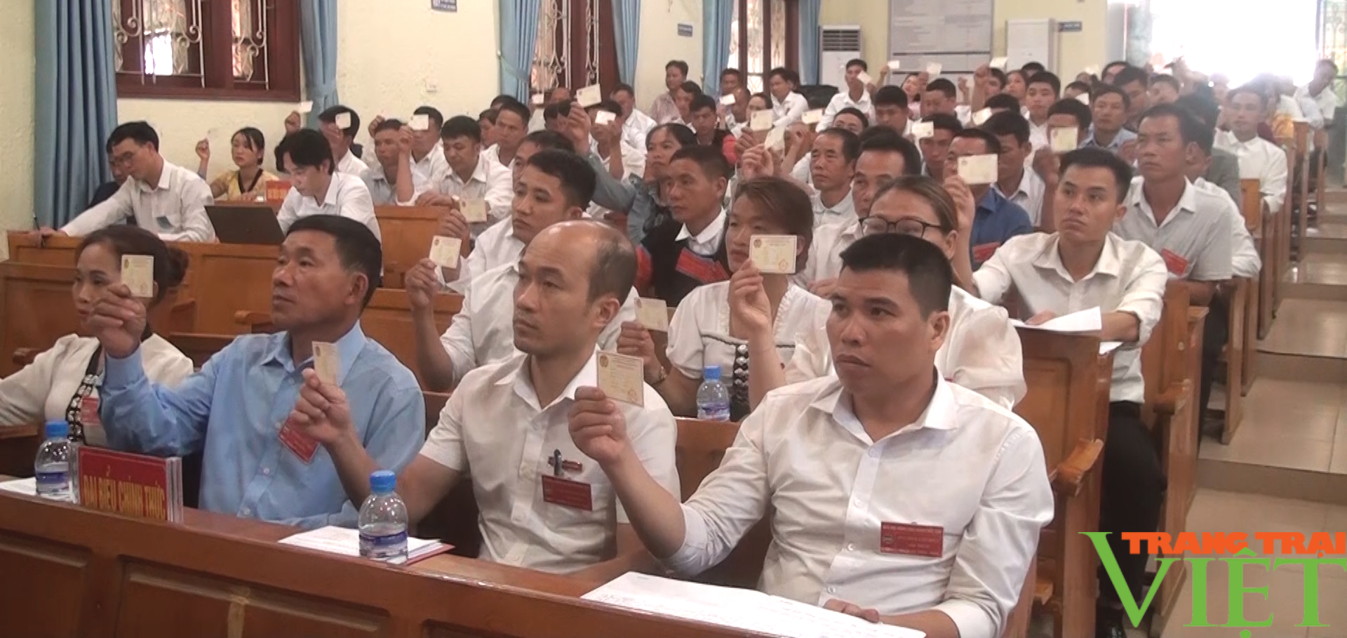 Ông Thào A Chư tái đắc cử Chủ tịch Hội Nông dân huyện Bắc Yên - Ảnh 8.