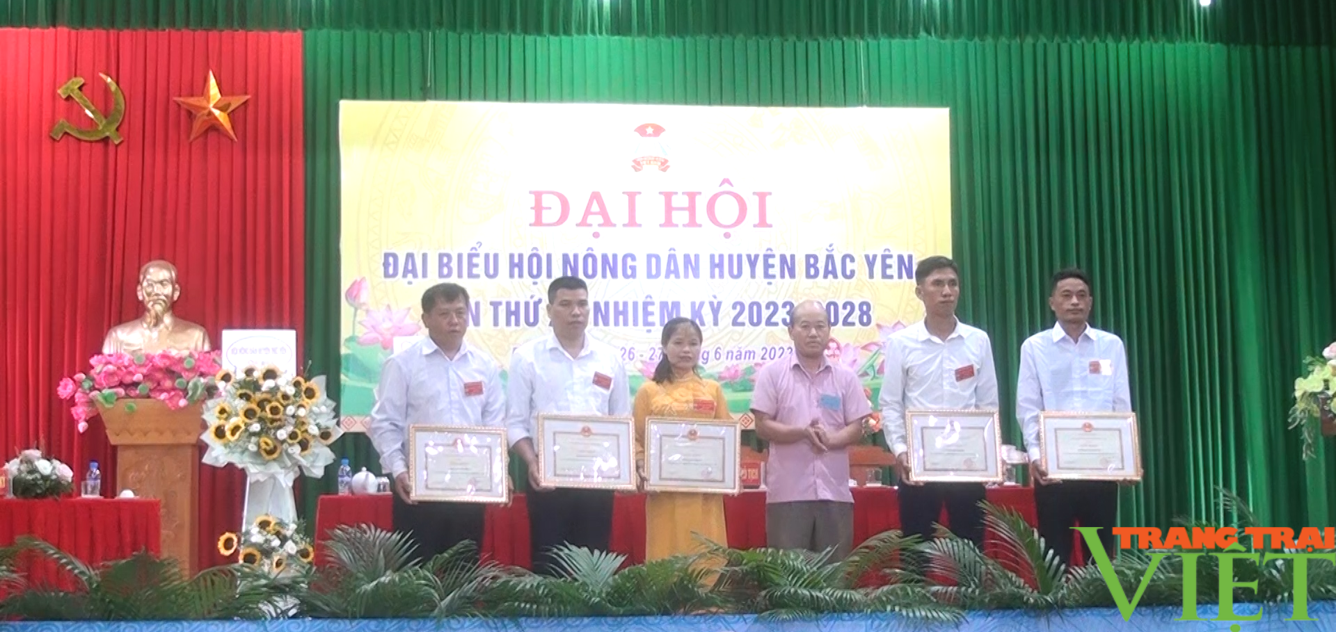 Ông Thào A Chư tái đắc cử Chủ tịch Hội Nông dân huyện Bắc Yên - Ảnh 12.