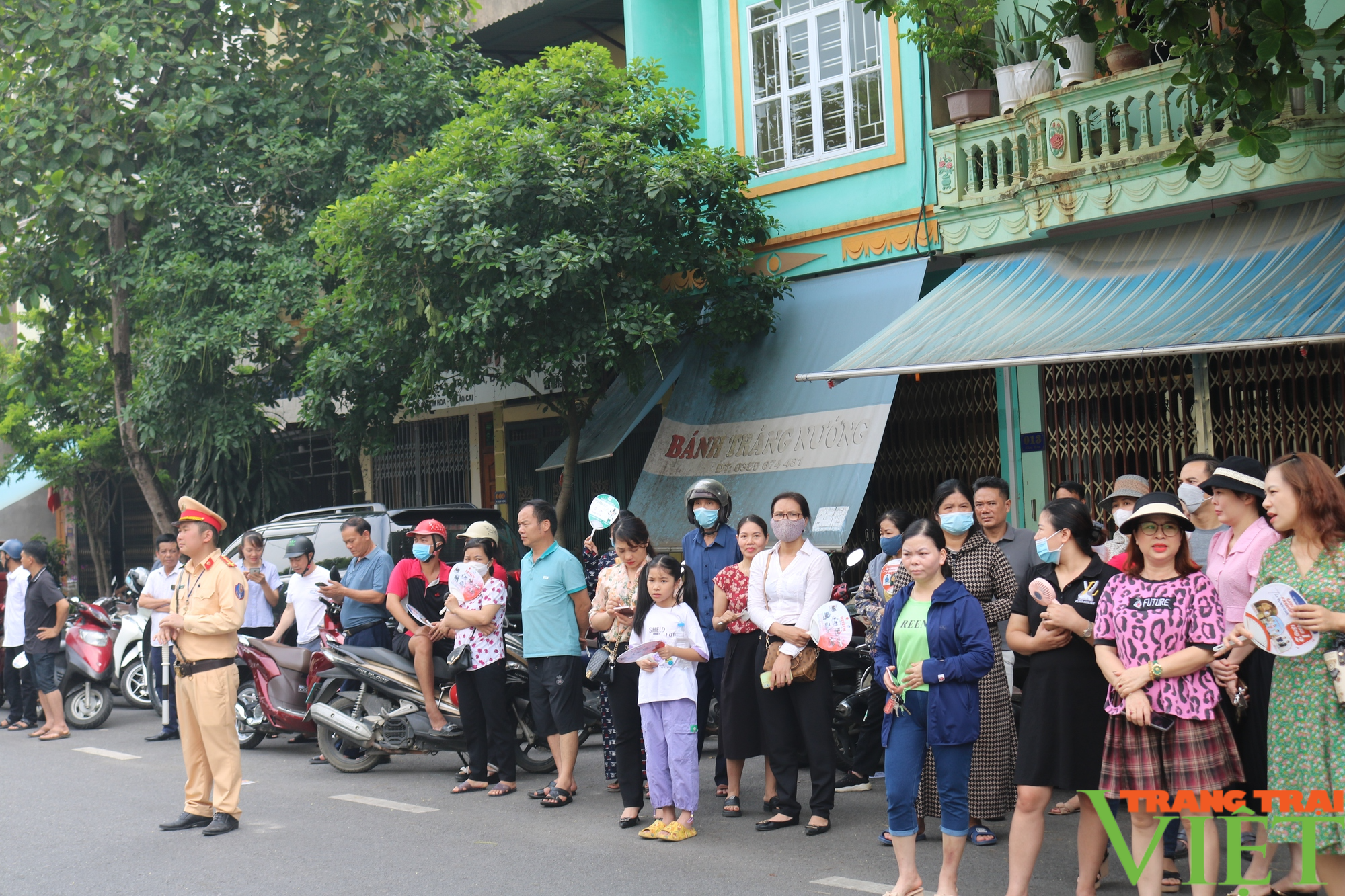 Gần 7.800 sĩ tử vùng cao Lào Cai  &quot;vượt vũ môn&quot; trong điều kiện thời tiết thuận lợi - Ảnh 5.