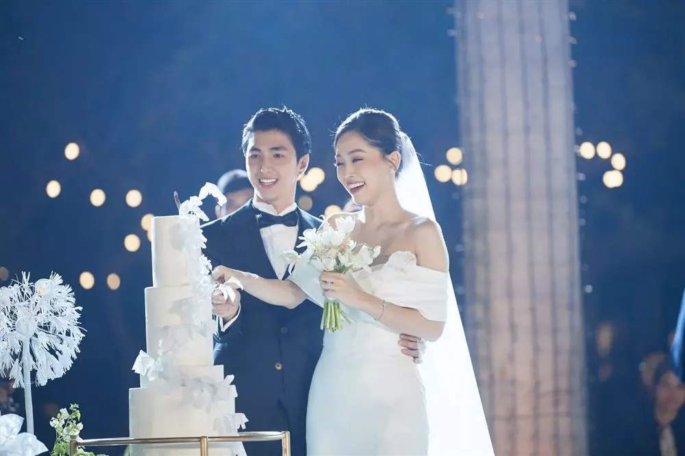 Không vội vàng sinh con, những cặp đôi V-biz vẫn có cuộc sống gia đình viên mãn đáng mơ ước  - Ảnh 3.