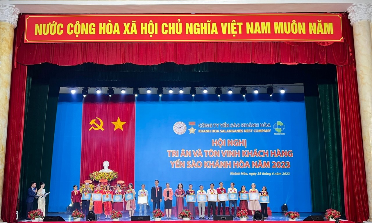 Yến sào Khánh Hòa: 6 tháng đầu năm 2023, đạt doanh thu 2.680 tỷ đồng - Ảnh 1. Yến sào Khánh Hòa: 6 tháng đầu năm 2023, đạt doanh thu 2.680 tỷ đồng - Ảnh 1.