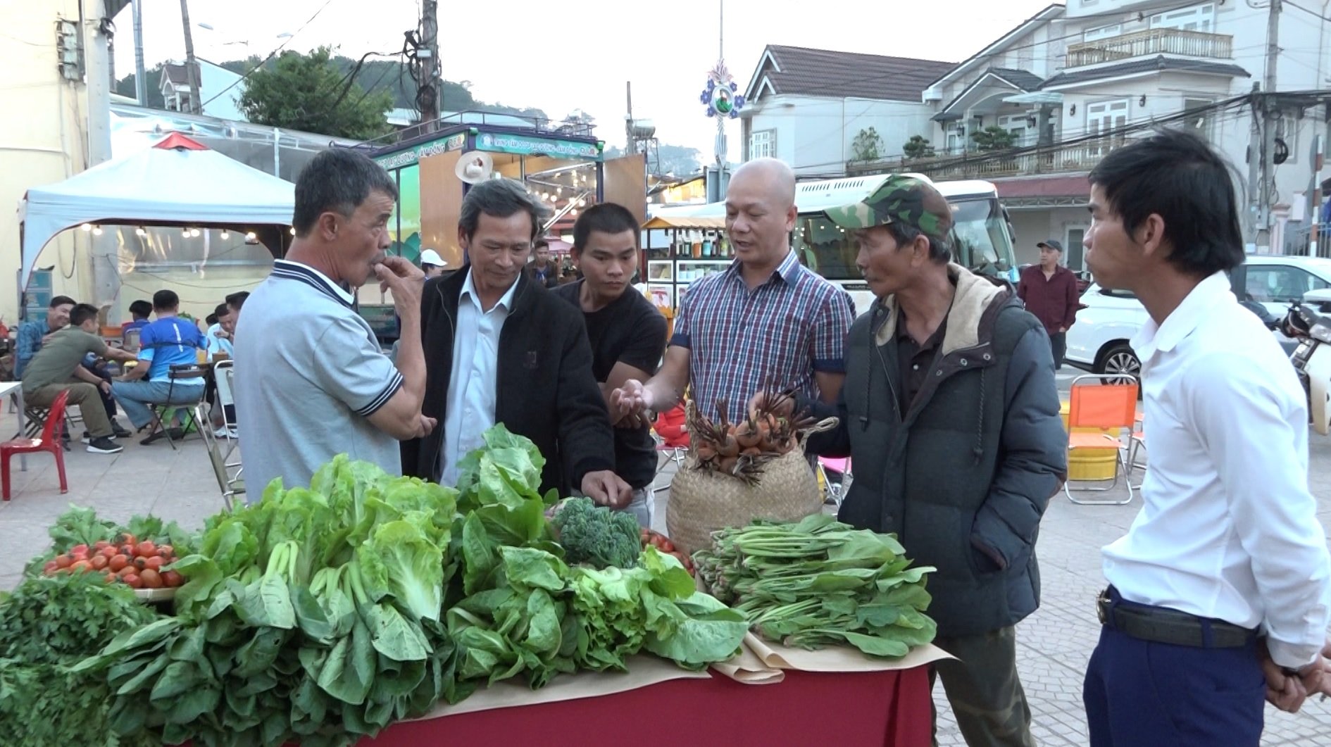 Lâm Đồng: Tốc độ tăng GRDP xếp thứ 39 của cả nước, thứ 4 Tây Nguyên - Ảnh 3.