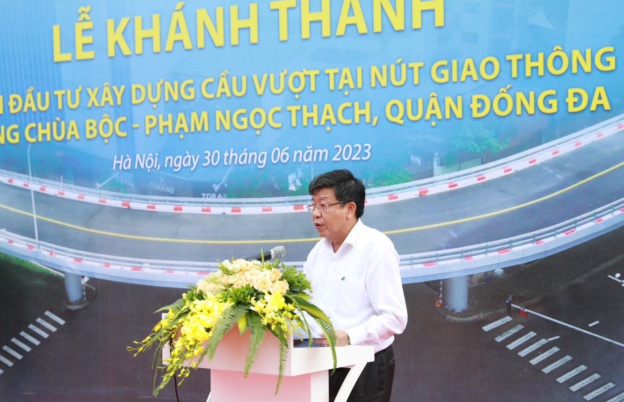 Thông xe cầu vượt chữ C gần 150 tỷ đồng, xóa điểm đen ùn tắc Chùa Bộc- Phạm Ngọc Thạch - Ảnh 7.