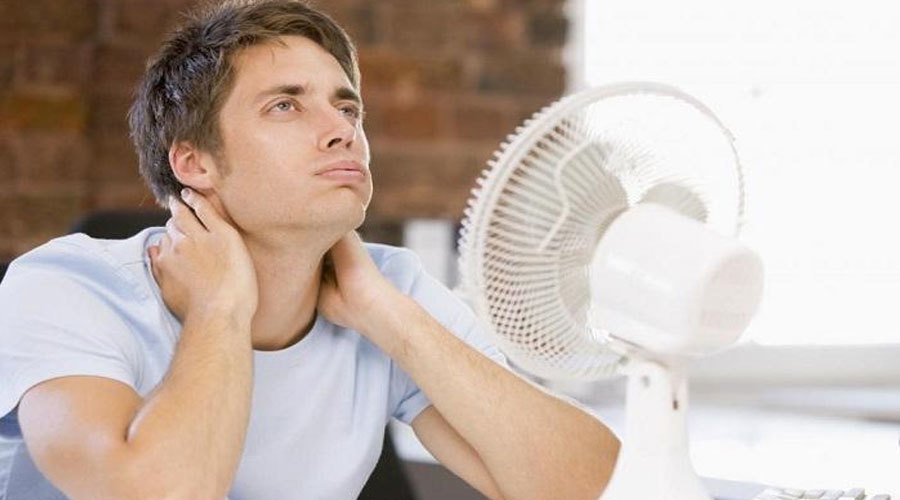 Quạt điện càng bật càng nóng, nguyên nhân và cách khắc phục là gì? - Ảnh 2.