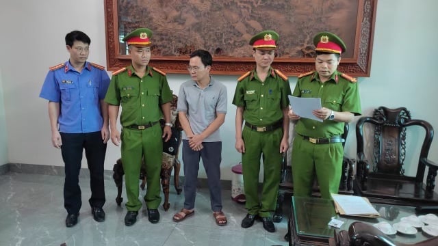 Khởi tố thêm 1 bị can tại Hà Nam trong vụ “giả mạo trong công tác” tại Trung tâm đăng kiểm 90.02D - Ảnh 1.