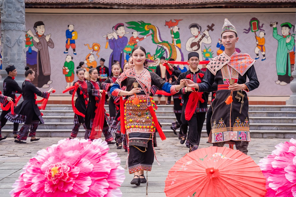 &quot;Ngày hội Tây Bắc&quot; chính thức khai mạc tháng Tinh hoa mở hội tại VinWonders Nam Hội An - Ảnh 2.