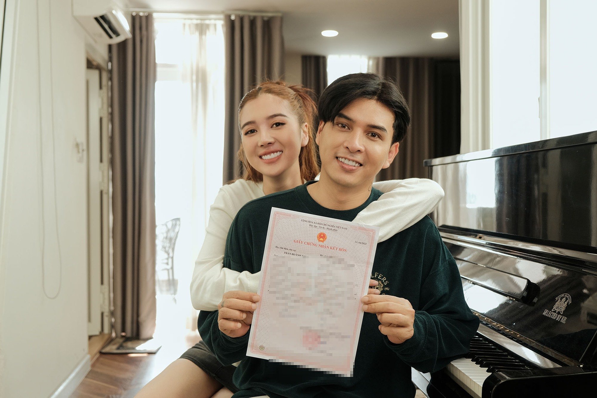 Mới sống chung 1 tháng, Hồ Quang Hiếu đã bị vợ kém 18 tuổi bóc mẽ tất xấu - Ảnh 1.