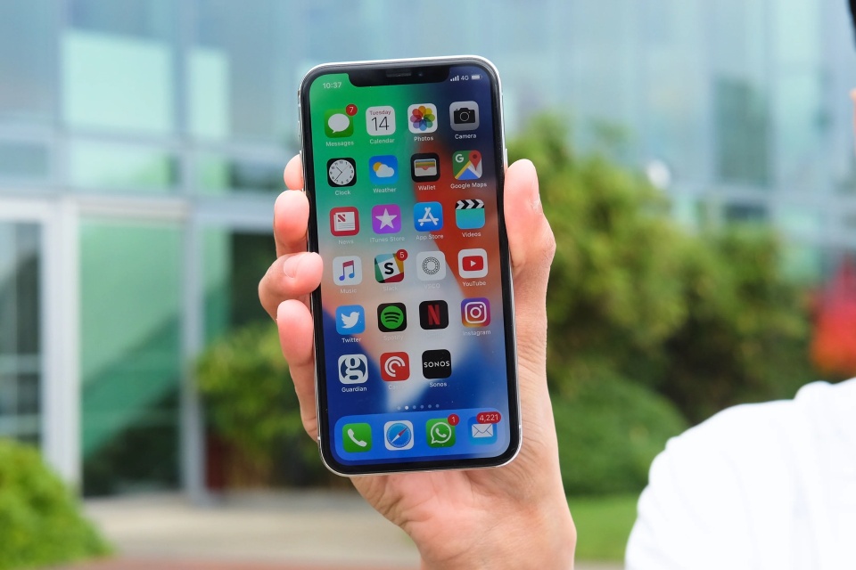 Apple bỏ rơi iPhone X - Ảnh 1.