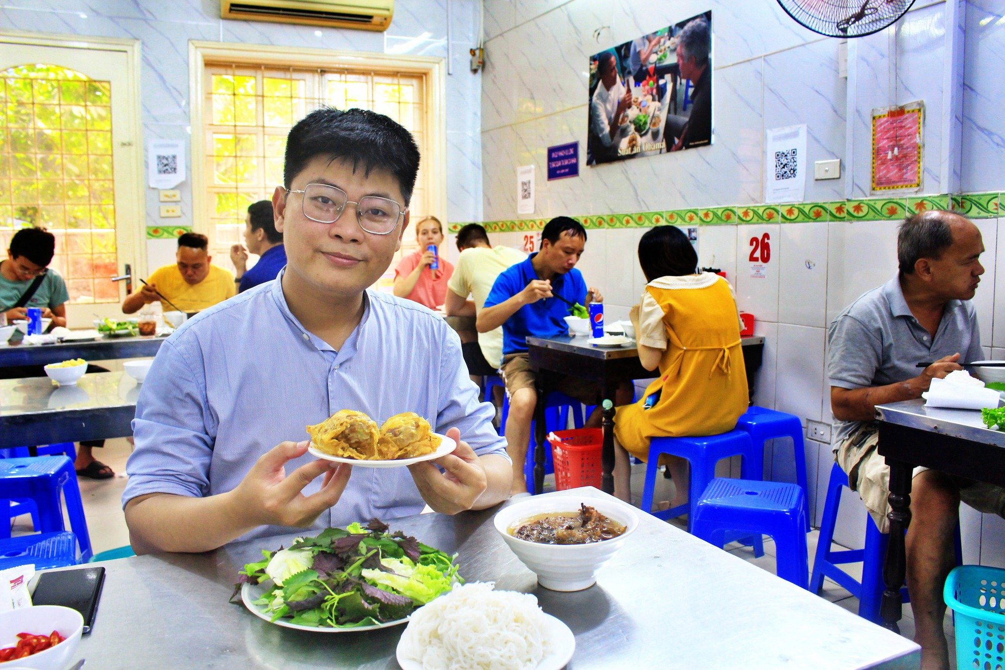 Bún chả Obama, phở Hòa Pasteur... được Michelin giới thiệu, 4 nhà hàng được gắn sao Michelin - Ảnh 3.
