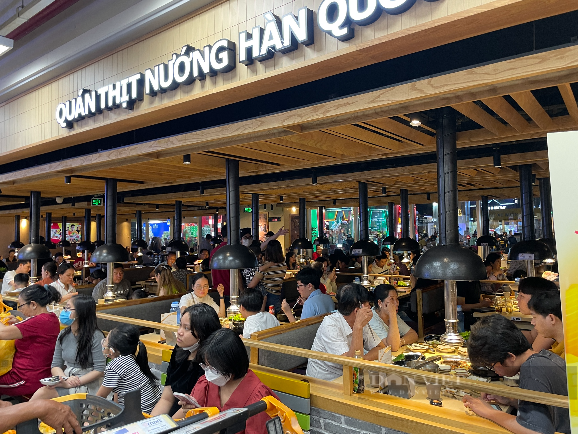 Chủ chuỗi nhà hàng lẩu nướng đình đám Kichi Kichi, GoGi thu 19 tỷ mỗi ngày, chính thức đổi tên - Ảnh 3.