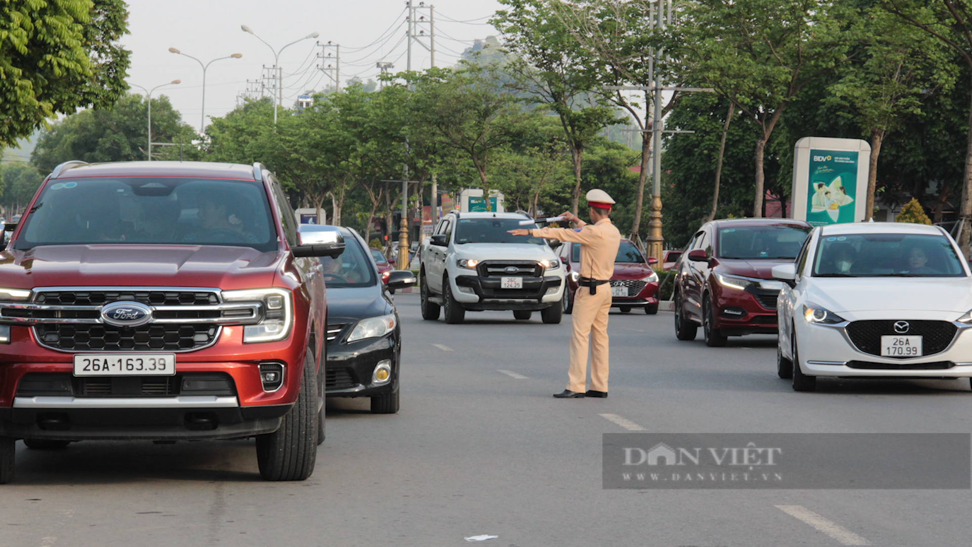 Sơn La: Hơn 16.000 thí sinh vượt nắng nóng thi tuyển sinh lớp 10 - Ảnh 4.
