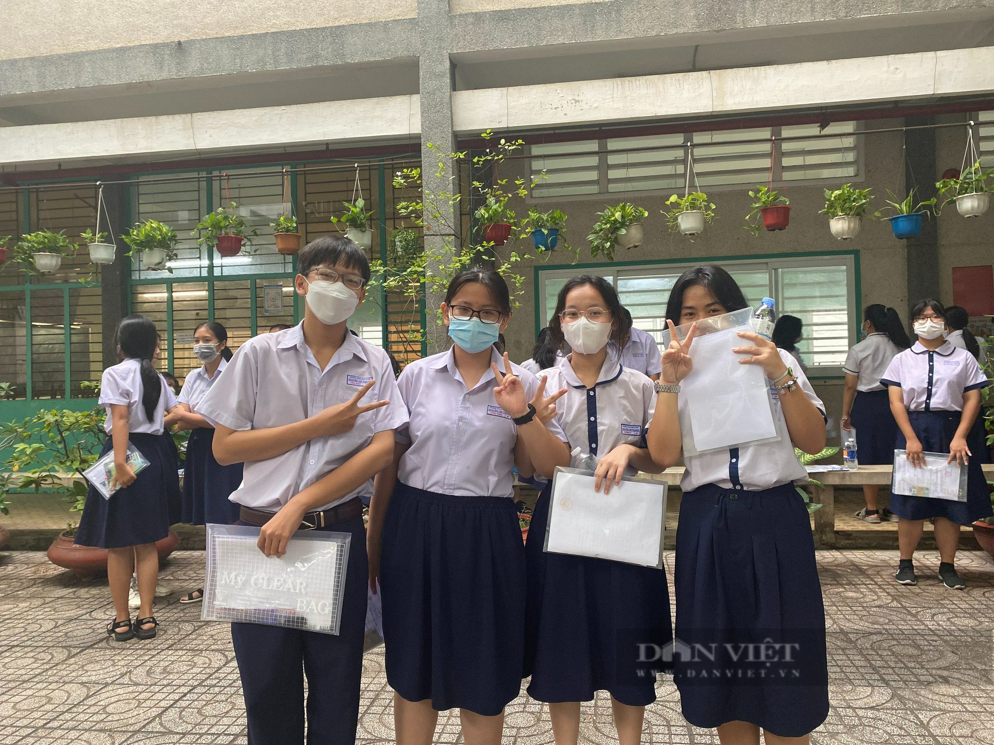 Đề thi tuyển sinh lớp 10 môn Văn  tại TP.HCM: &quot;Đề mới lạ, dài nhưng không khó&quot; - Ảnh 7.