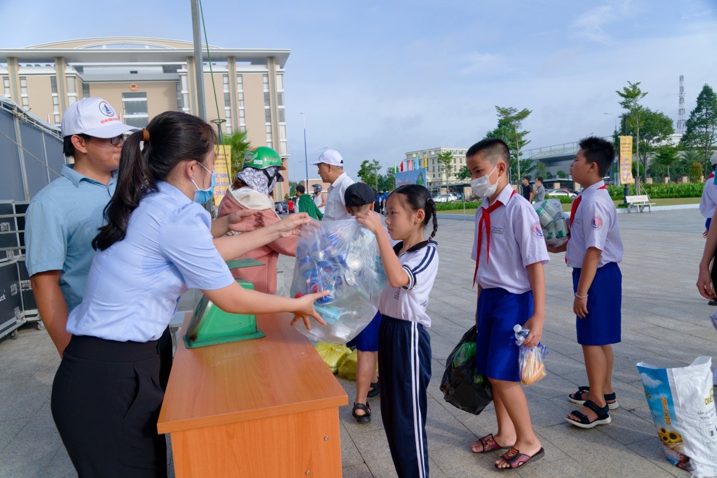 Sữa Cô gái Hà Lan hưởng ứng ngày môi trường thế giới tại Bình Dương - Ảnh 4.