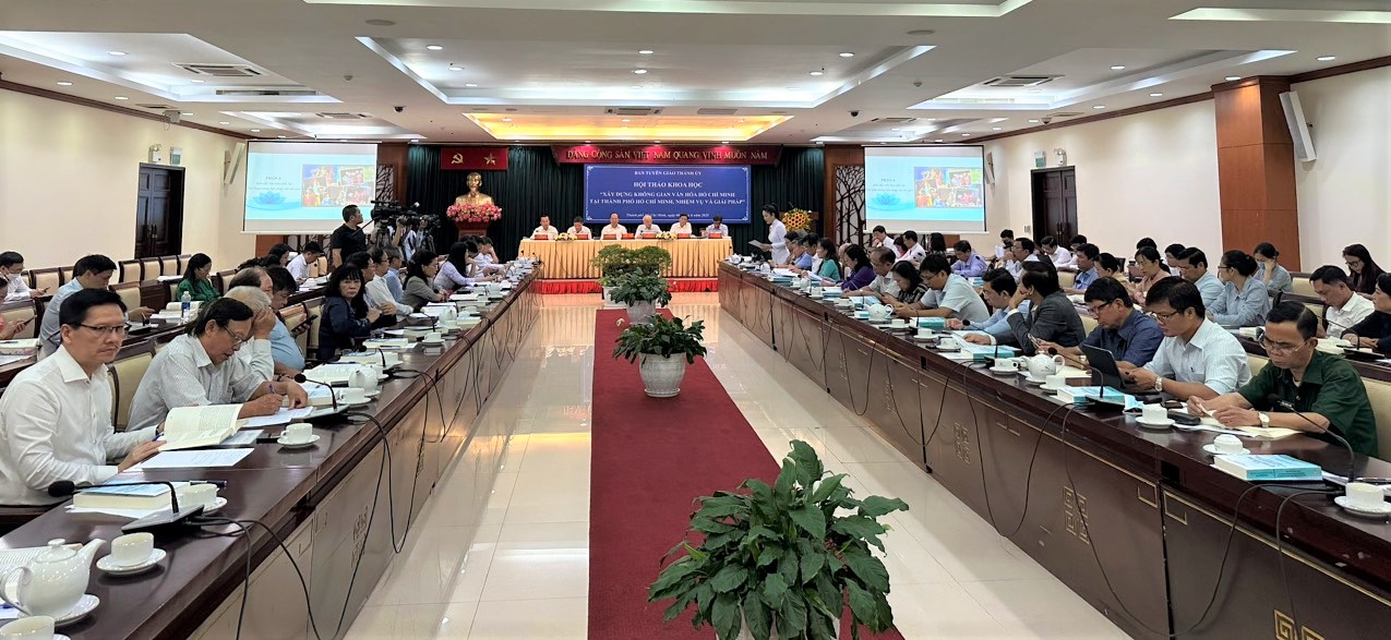 Chú trọng thiết chế văn hóa, con người trong Xây dựng không gian văn hóa Hồ Chí Minh - Ảnh 1.