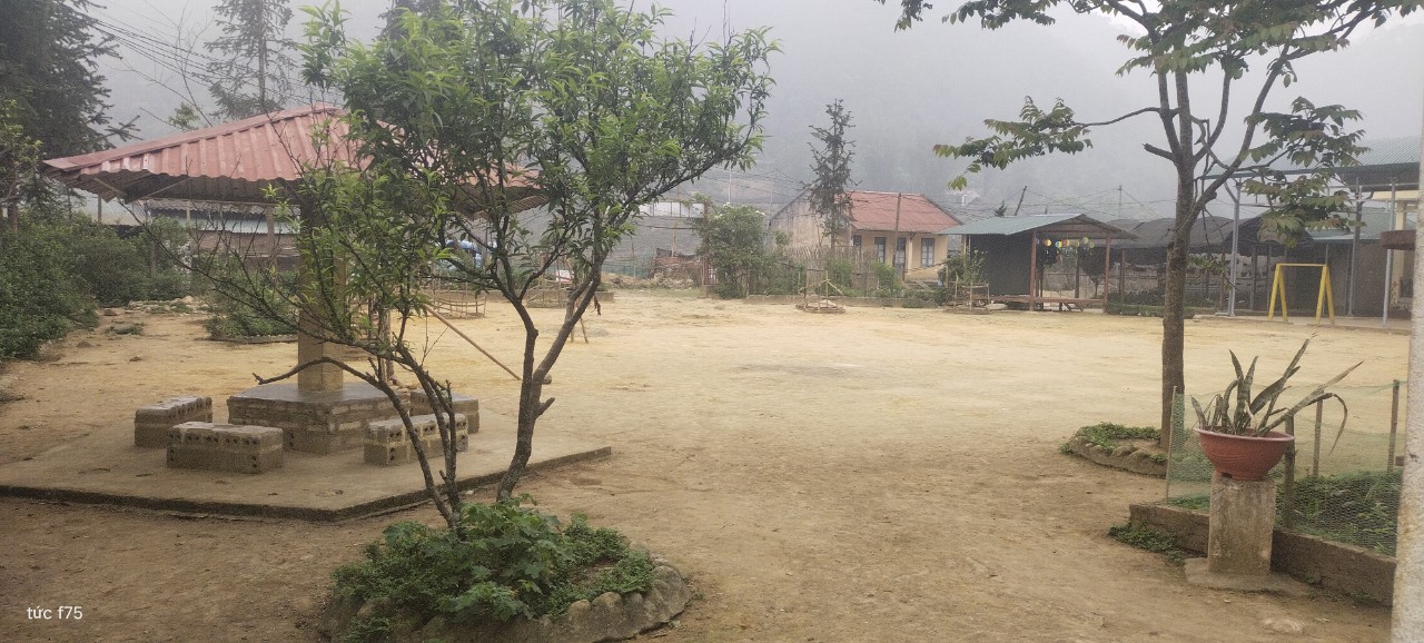 Mơ ước có sân chơi an toàn, thu hút học sinh đến trường - Ảnh 1.