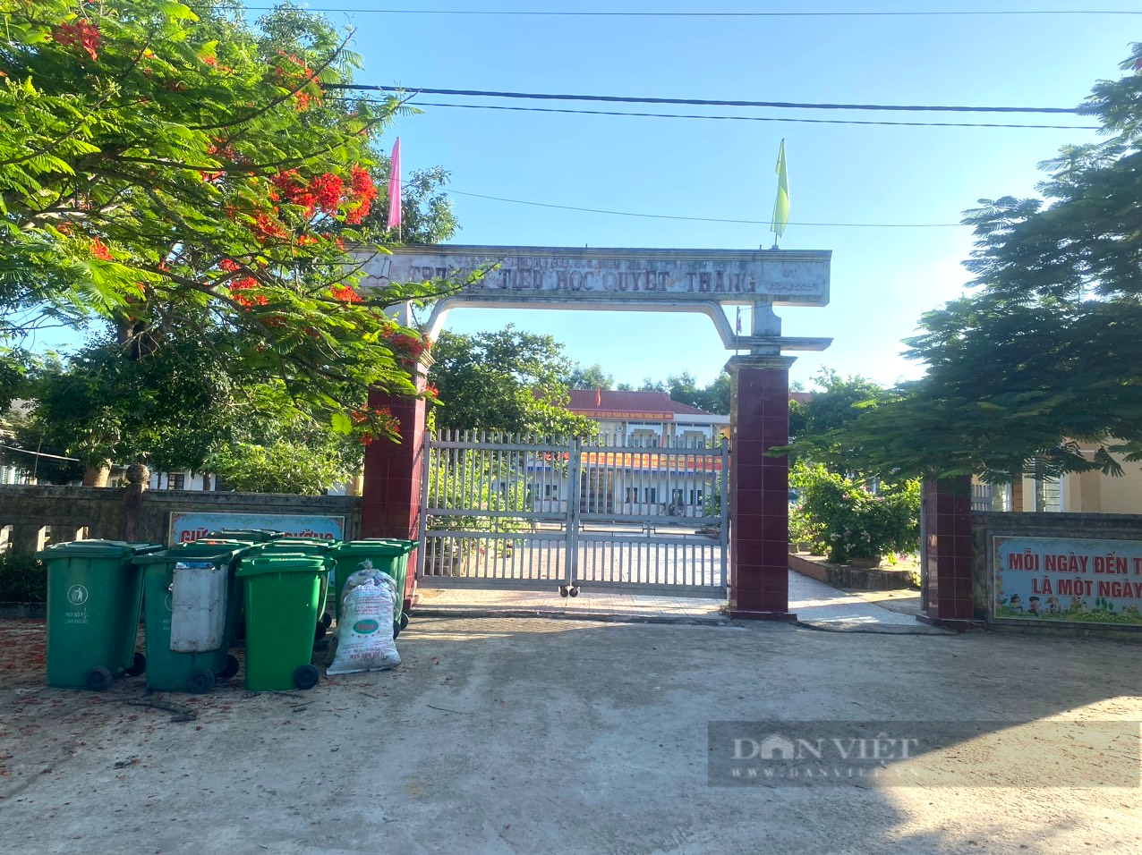 Kế toán trưởng tham ô tài sản, nguyên hiệu trưởng bị kỷ luật - Ảnh 1.