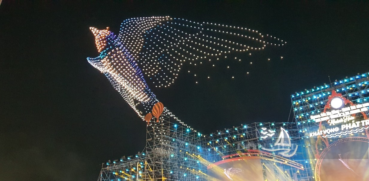 Hàng nghìn máy bay không người lái trình diễn tại festival biển Nha Trang - Ảnh 4.