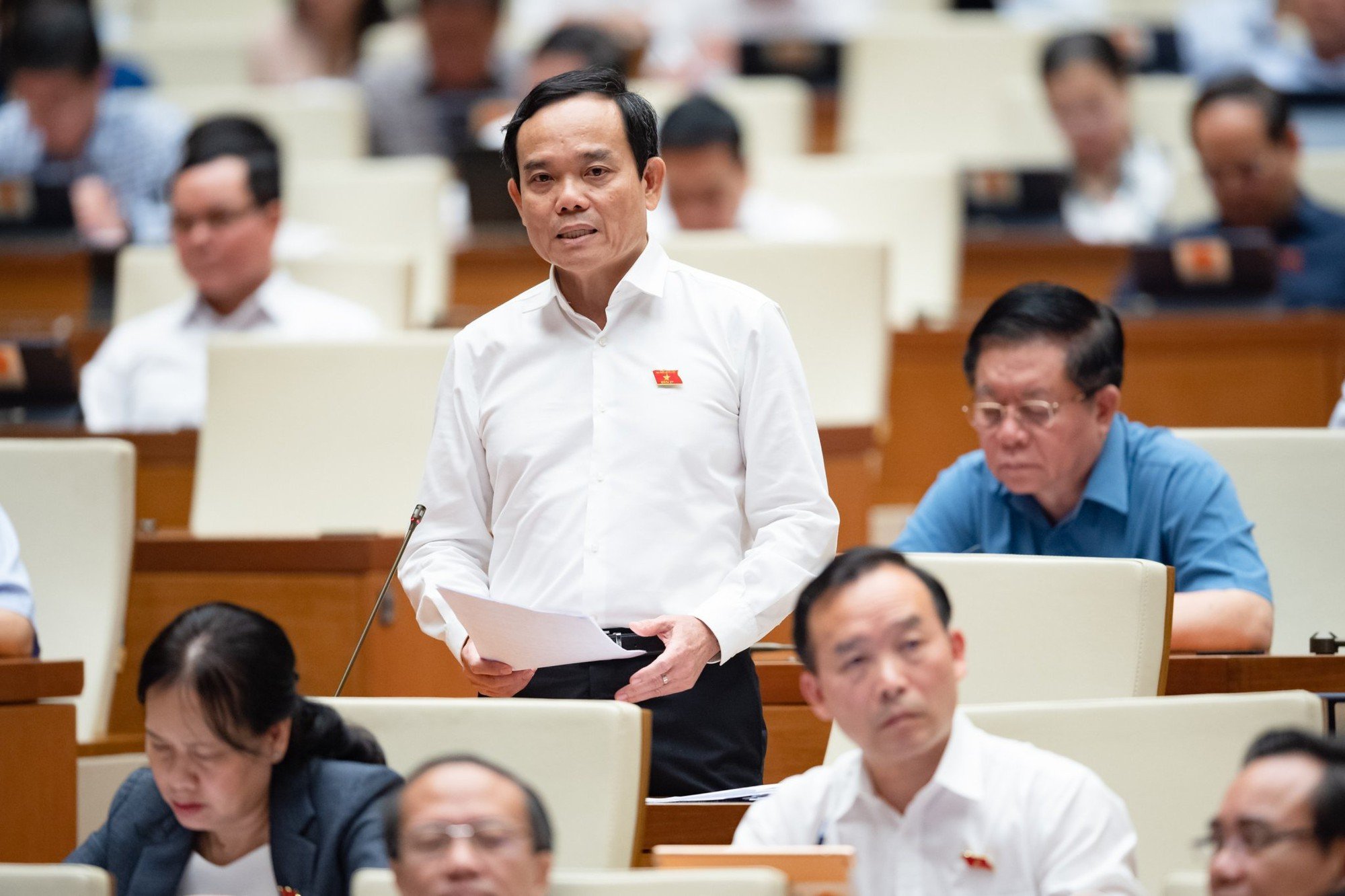 Phó Thủ tướng Trần Lưu Quang: Chúng tôi xin nhận khuyết điểm trước bà con - Ảnh 1. Phó Thủ tướng Trần Lưu Quang: Chúng tôi xin nhận khuyết điểm trước bà con - Ảnh 1.