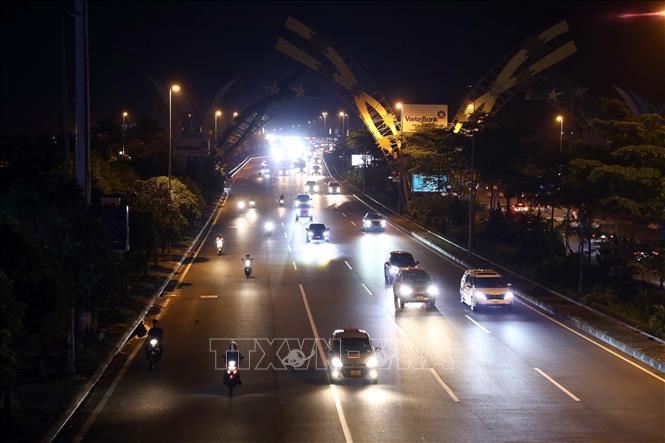 Hà Nội thực hiện các biện pháp tiết kiệm điện - Ảnh 11.
