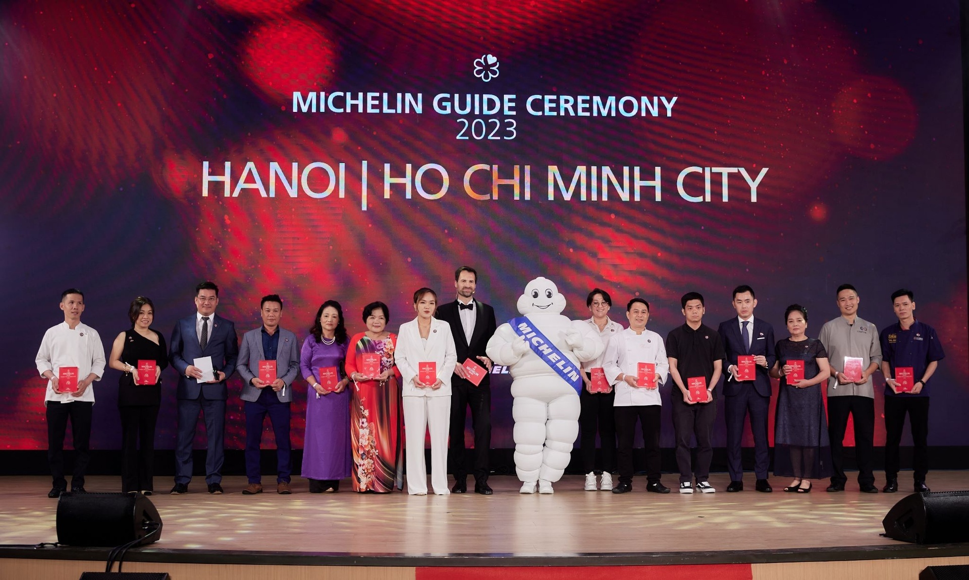 Vì sao hãng lốp xe Michelin lại đốt tiền cho ẩm thực - Ảnh 1.