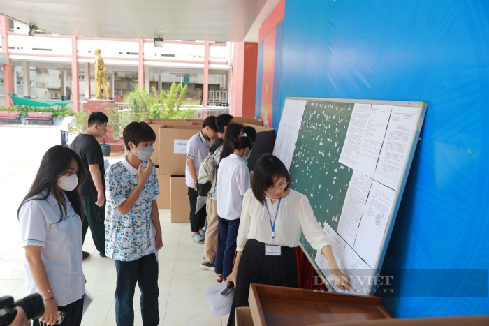 Cận cảnh thí sinh Hà Nội chuẩn bị bước vào kỳ thi lớp 10 đầy thử thách - Ảnh 4.