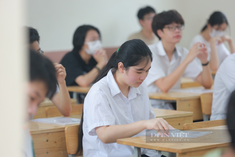 Cận cảnh thí sinh Hà Nội chuẩn bị bước vào kỳ thi lớp 10 đầy thử thách - Ảnh 10.