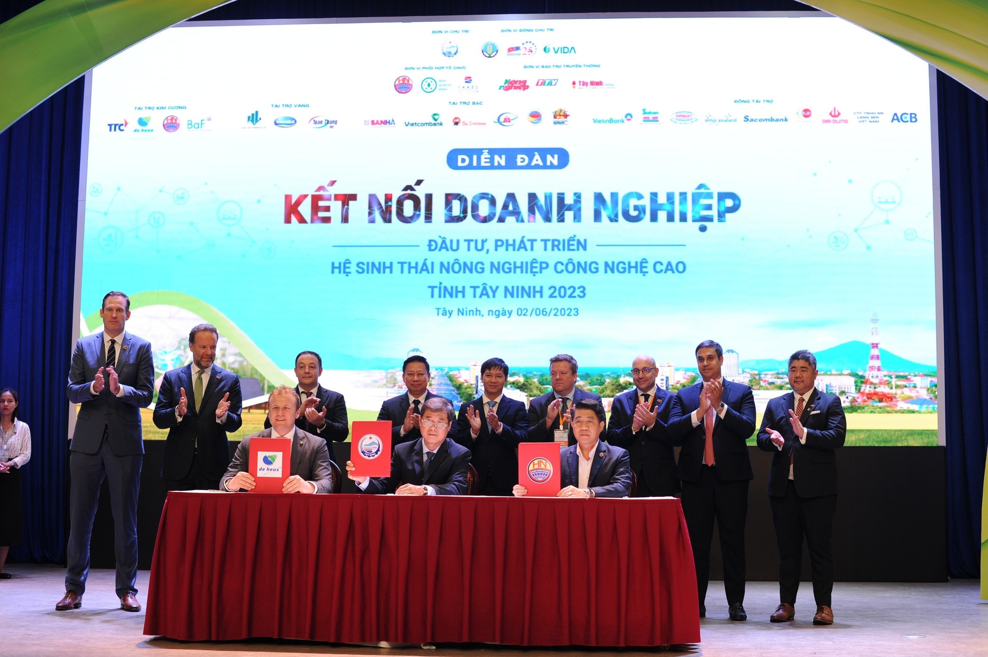 Tập đoàn Hùng Nhơn - &quot;chim đại bàng&quot; trong lĩnh vực nông nghiệp đa ngành - Ảnh 1.