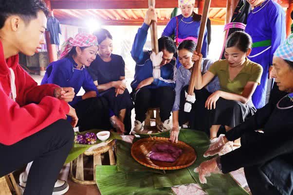 Khắp nơi nắng nóng, du khách rủ nhau tới Fansipan giải nhiệt - Ảnh 10.