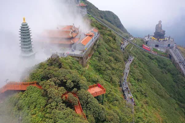 Khắp nơi nắng nóng, du khách rủ nhau tới Fansipan giải nhiệt - Ảnh 4.