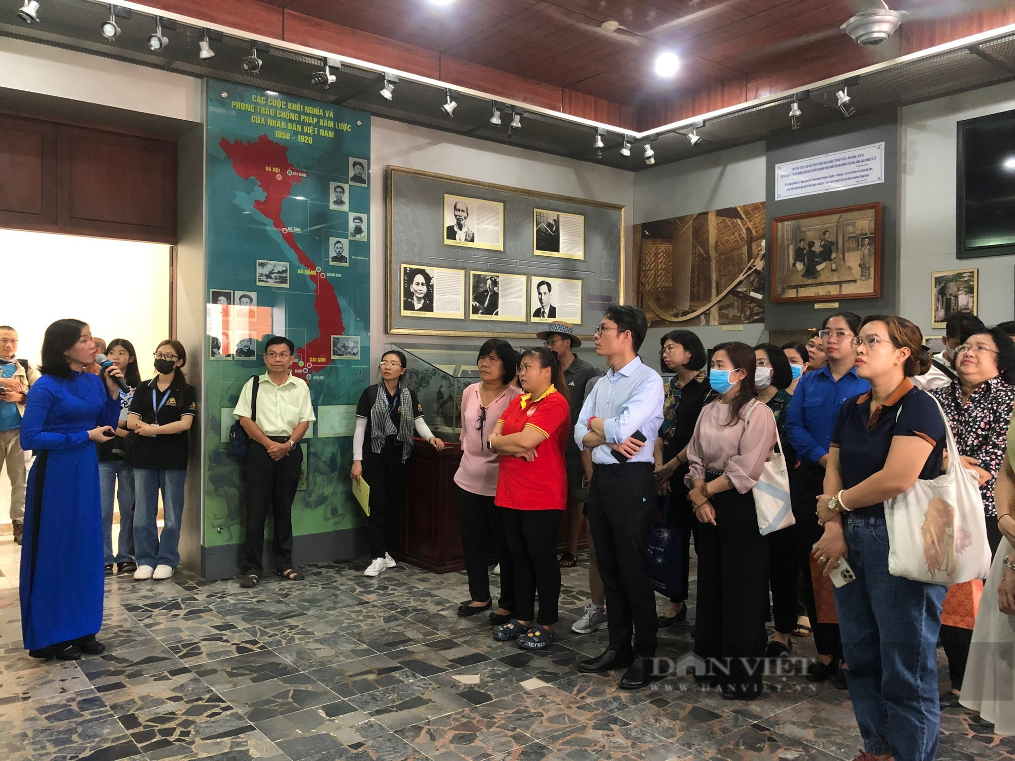 Đến quận 4 tham quan trụ sở nước mắm Liên Thành, ngồi phố ốc Vĩnh Khánh, du ngoạn sông Sài Gòn - Ảnh 1.