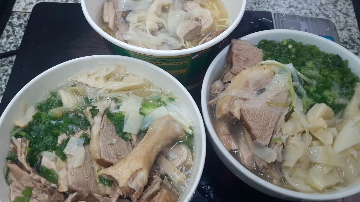 Top những món bún ngon, hấp dẫn ở Hà Nội mà du khách Tây rất thích ăn - Ảnh 7.