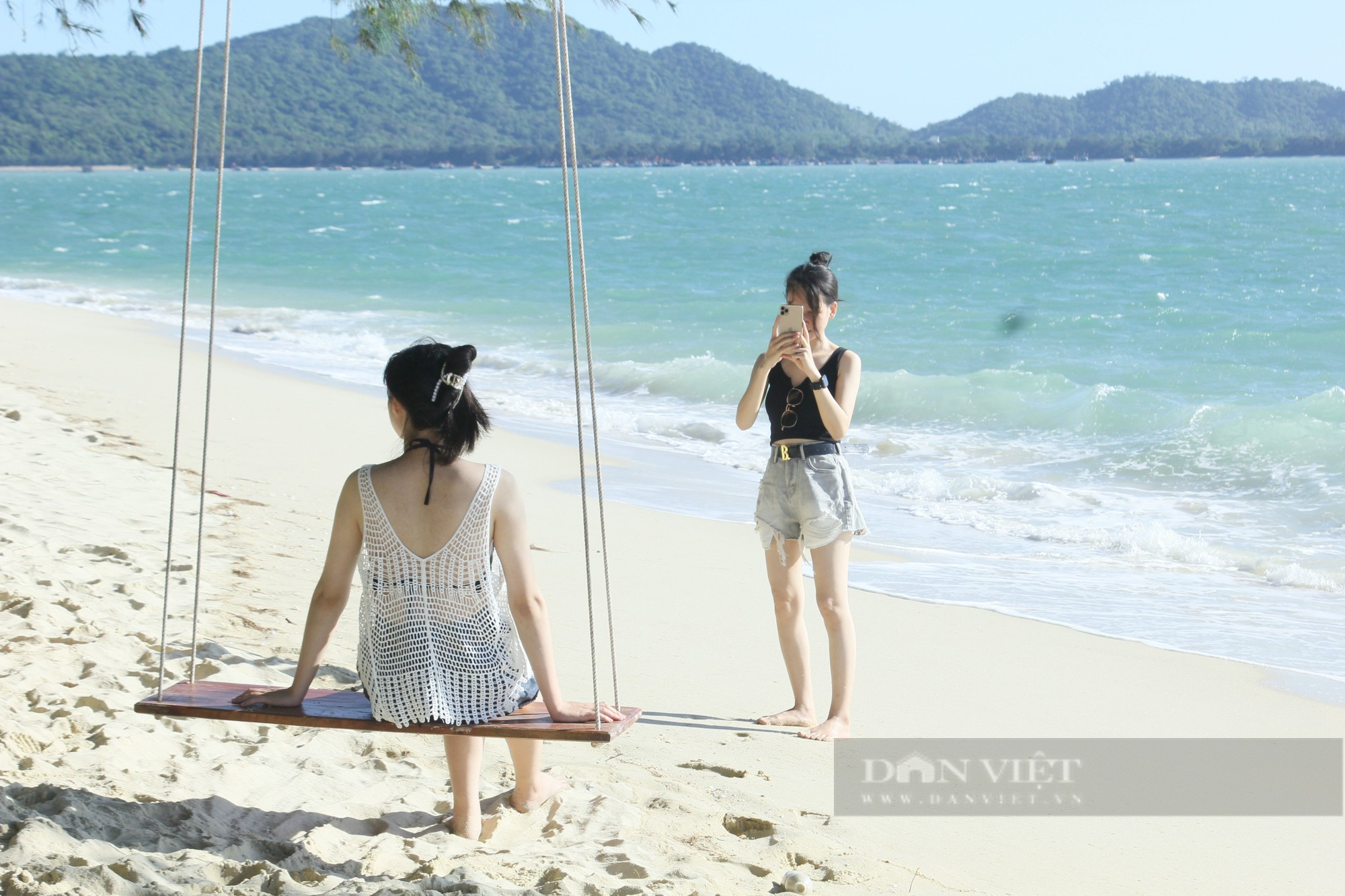 Lặng ngắm vẻ đẹp trên đảo Cô Tô - hòn ngọc xanh giữa biển trời Đông Bắc - Ảnh 7.