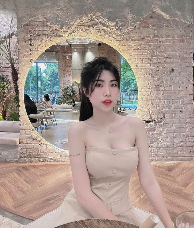 Khoe thân hình gợi cảm, em gái Văn Toàn nhận &quot;mưa lời khen&quot; - Ảnh 1.