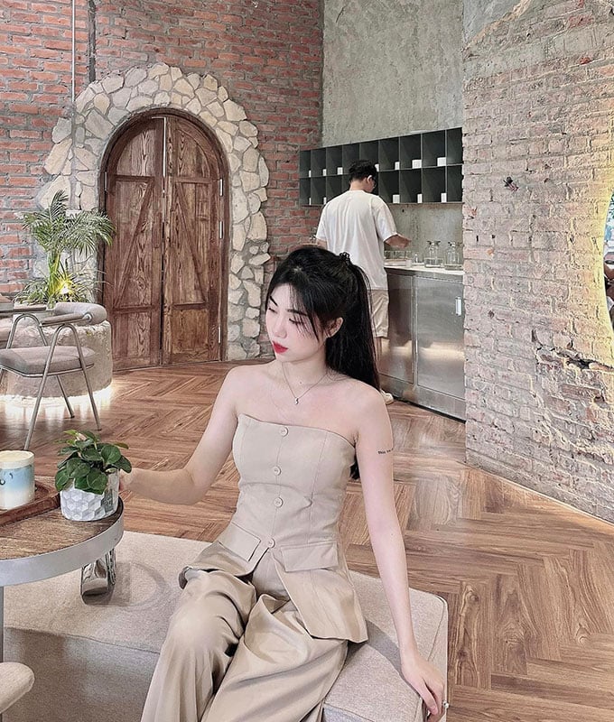 Khoe thân hình gợi cảm, em gái Văn Toàn nhận &quot;mưa lời khen&quot; - Ảnh 3.