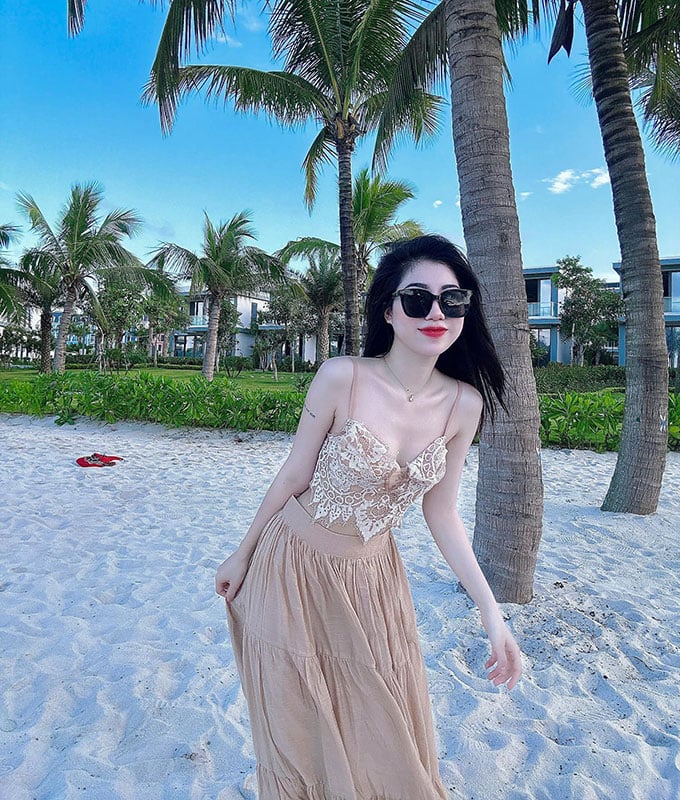 Khoe thân hình gợi cảm, em gái Văn Toàn nhận &quot;mưa lời khen&quot; - Ảnh 4.