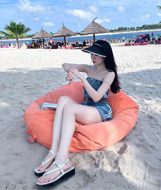 Khoe thân hình gợi cảm, em gái Văn Toàn nhận &quot;mưa lời khen&quot; - Ảnh 5.