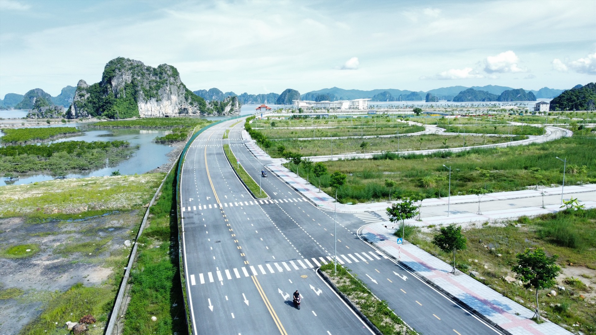 Chấm dứt thí điểm Ban Quản lý Khu kinh tế Vân Đồn ở Quảng Ninh - Ảnh 1.