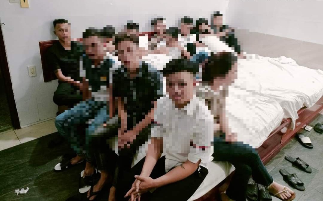 Kiên Giang: 23 nam, nữ thuê khách sạn mở tiệc &quot;bay lắc&quot; - Ảnh 1.