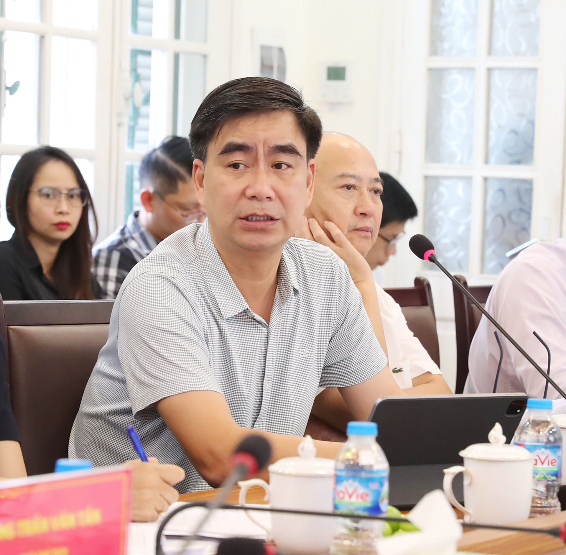 Lộ diện các ngân hàng vừa cam kết giảm thêm lãi suất, loạt kiến nghị "nóng" - Ảnh 2. Lộ diện các ngân hàng vừa cam kết giảm thêm lãi suất, loạt kiến nghị "nóng" - Ảnh 2.