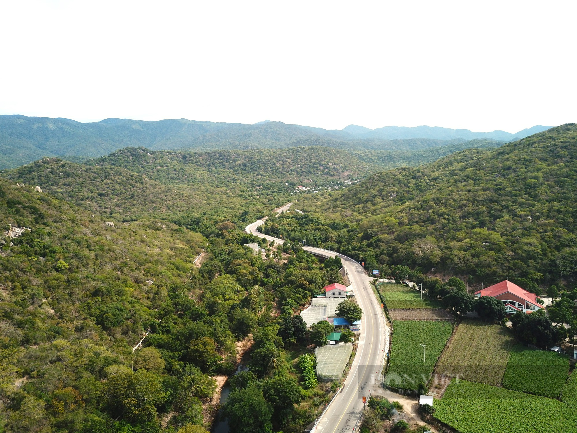 Cuộc sống người Raglai trong vườn Quốc gia Núi Chúa ở Ninh Thuận (Kỳ 1): Sống thanh bình nơi rừng vàng biển bạc - Ảnh 1.