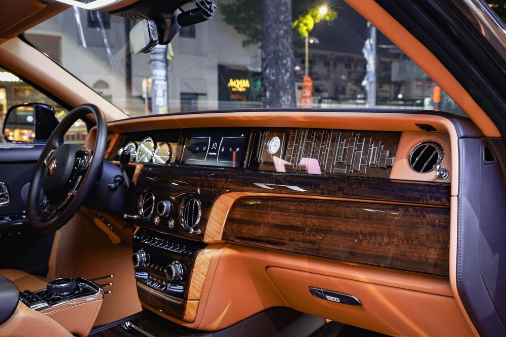 Video: Xem Phan Công Khanh review Rolls-Royce Phantom VIII, số phận xe sẽ ra sao? - Ảnh 5.