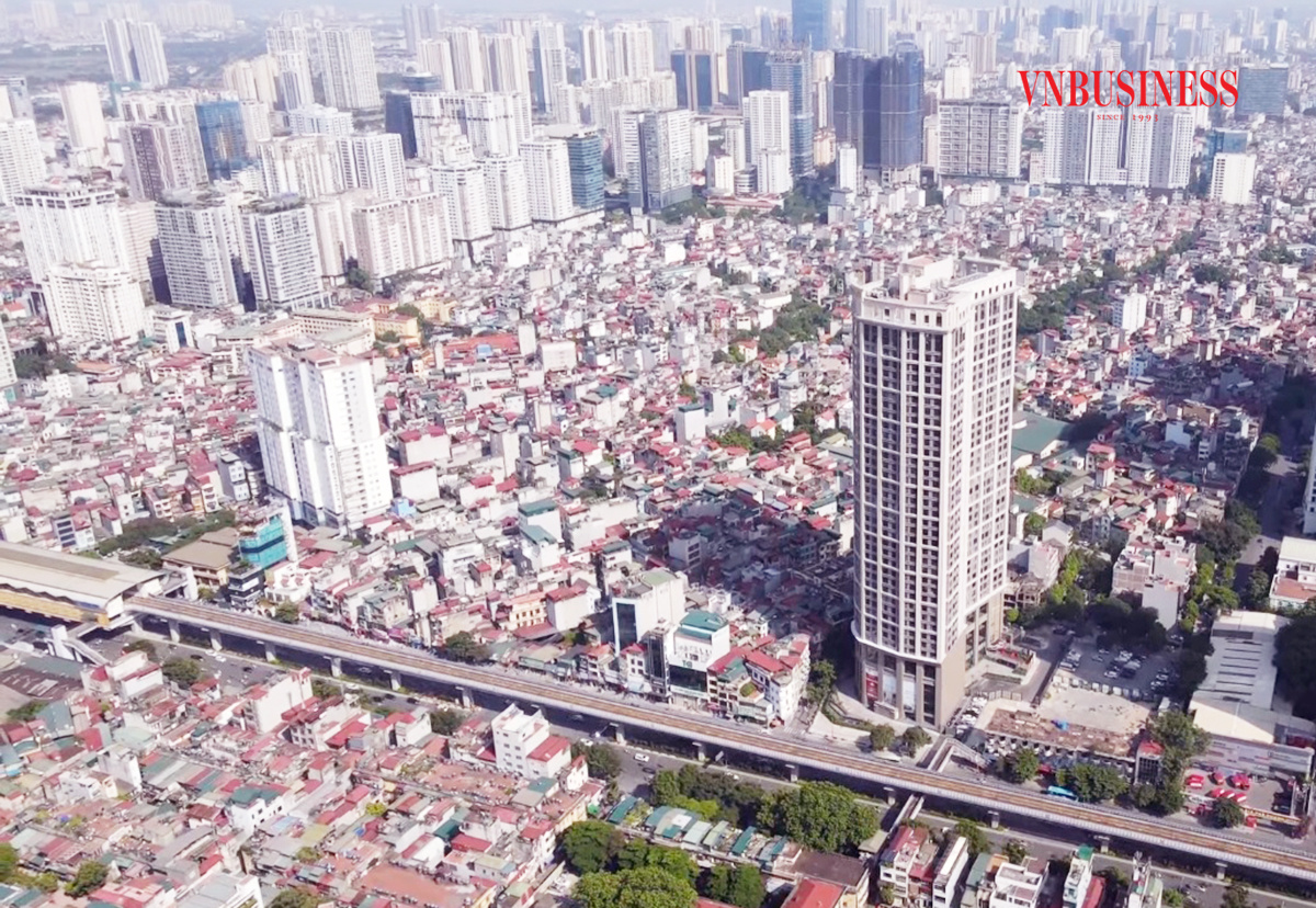 Dòng tiền ngoại vẫn đổ vào địa ốc - Ảnh 1.