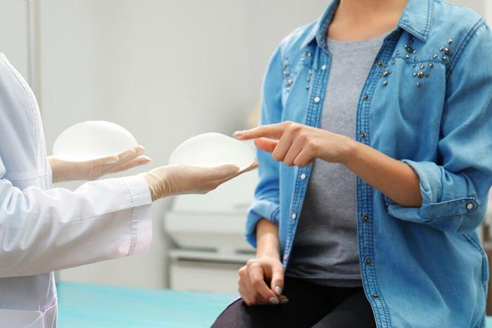 3 tiêu chí vàng chọn túi nâng ngực đúng và đẹp - Ảnh 2.
