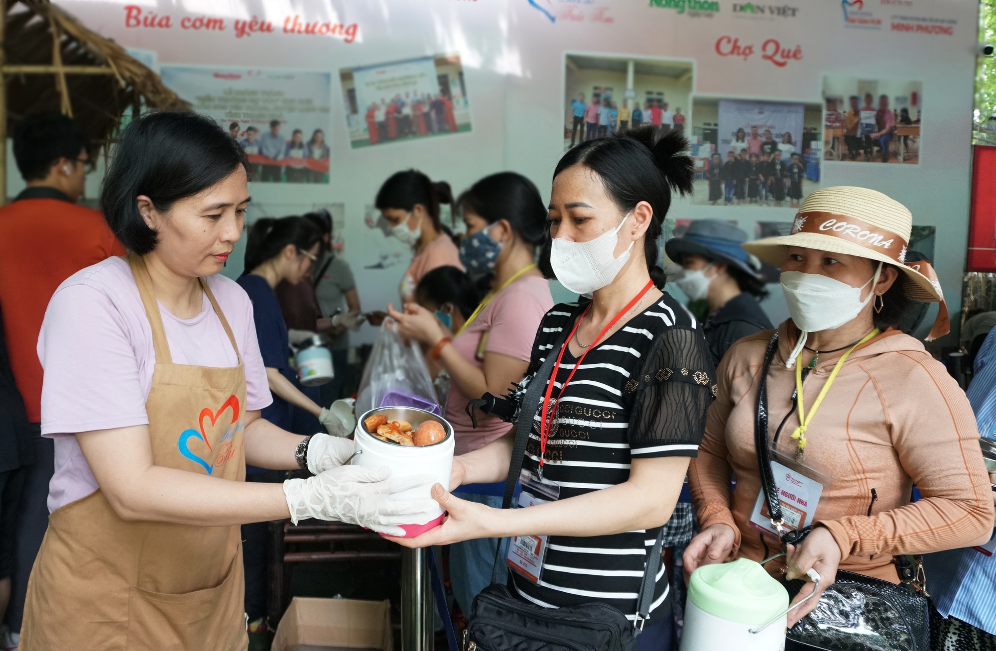 Hương vị tình thân gửi trọn trong từng suất ăn - Ảnh 14.