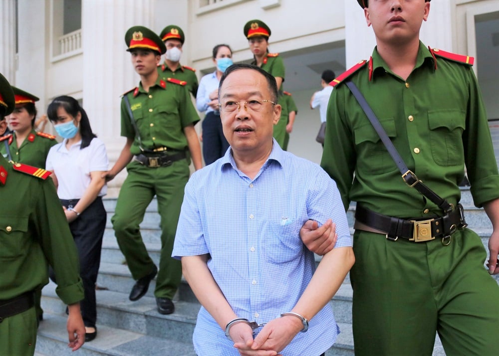 Cựu Cục phó khi bị bắt dặn vợ “chuẩn bị 3 tỷ và coi như anh nghỉ dưỡng một thời gian” - Ảnh 1.