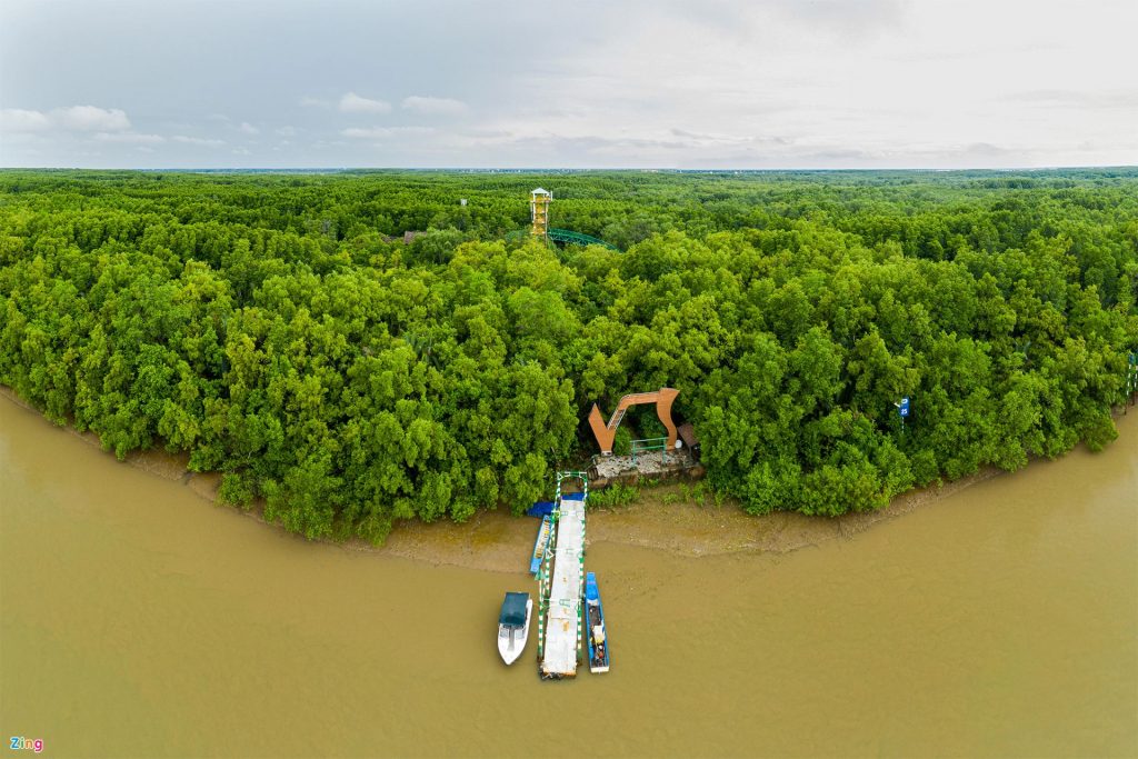 Thủ tướng Phạm Minh Chính thị sát Cần Giờ, yêu cầu TP.HCM làm việc với nhà đầu tư, thúc đẩy siêu cảng 5,4 tỷ USD - Ảnh 1.